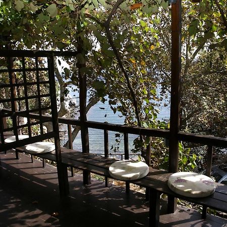 Ghermaniko Guesthouse ดามูคารี ภายนอก รูปภาพ