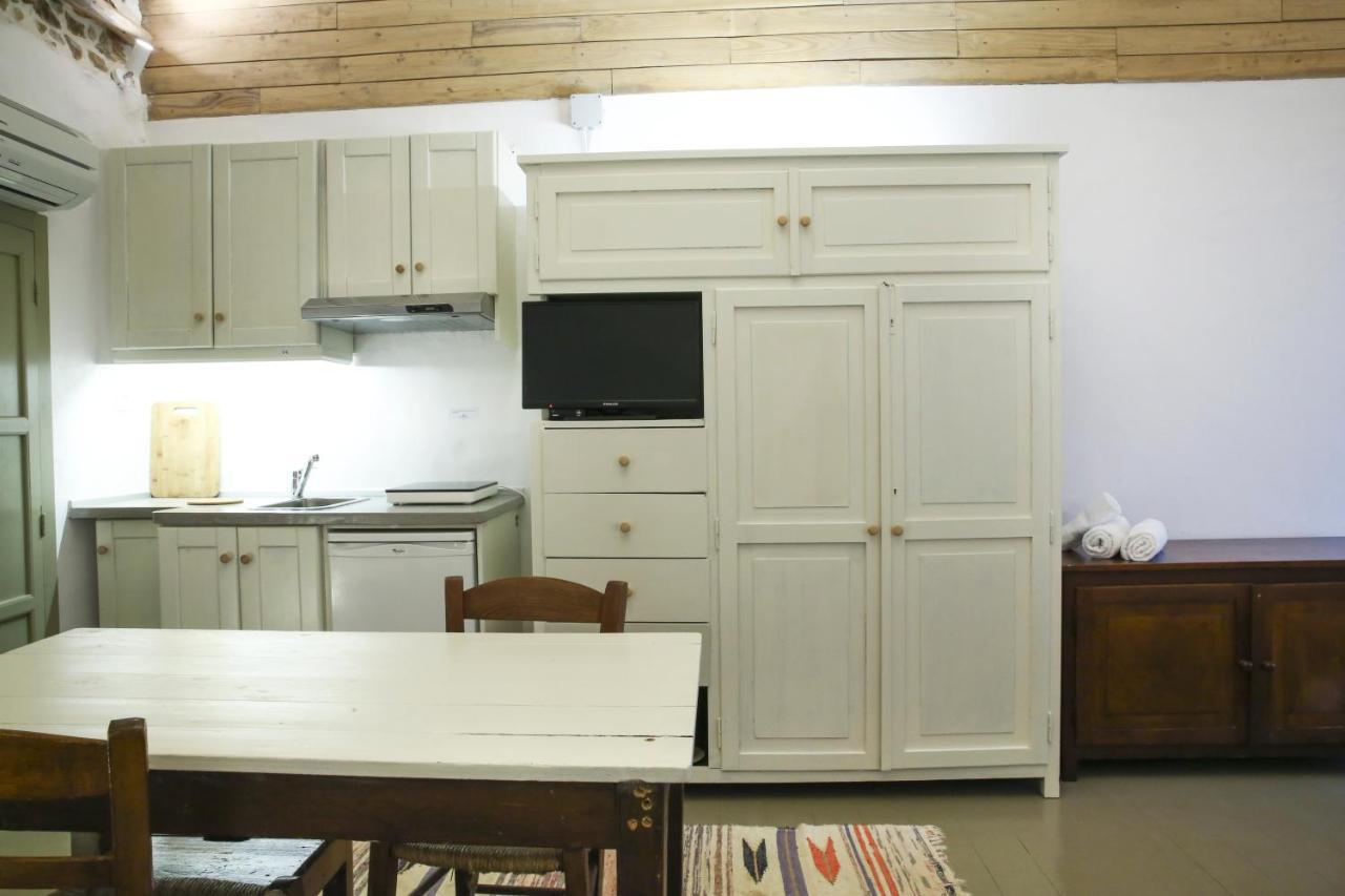 Ghermaniko Guesthouse ดามูคารี ภายนอก รูปภาพ