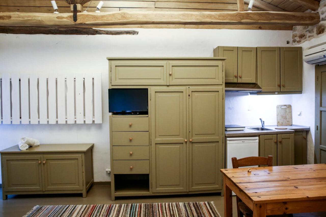 Ghermaniko Guesthouse ดามูคารี ภายนอก รูปภาพ